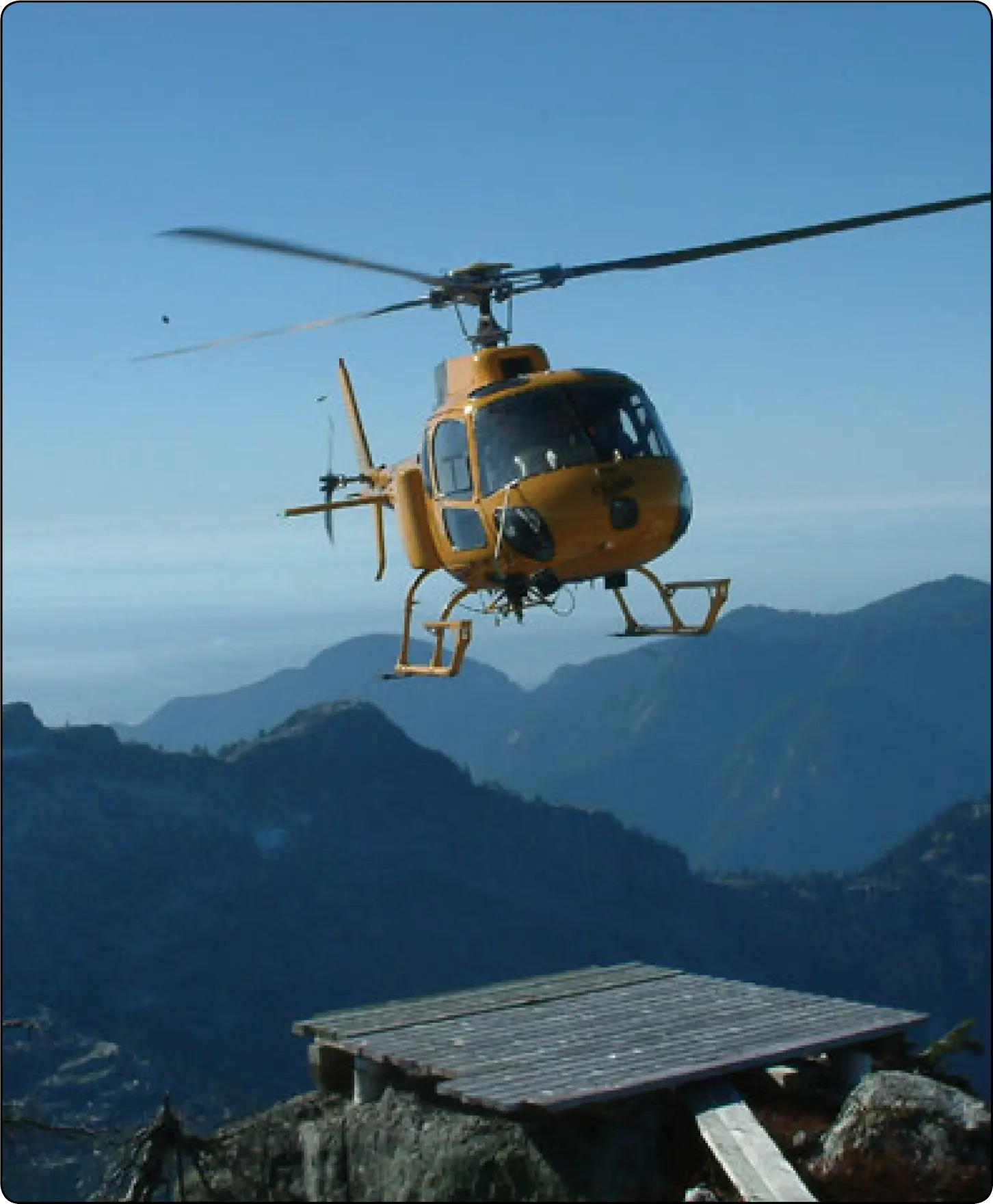 Search and rescue helicopter approach